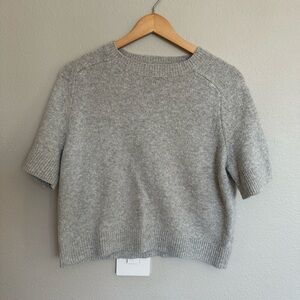 Universal Thread Light Gray Short Sleeve Sweater Cropped Top